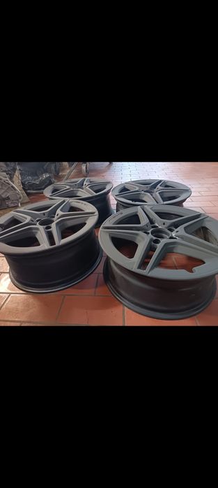 Vând jante Mercedes AMG 18