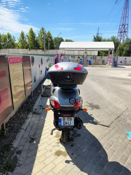 *VAND Piaggio MP3 - 3 roti - Stare foarte buna*