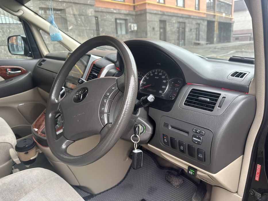 Toyota alphard 2004
