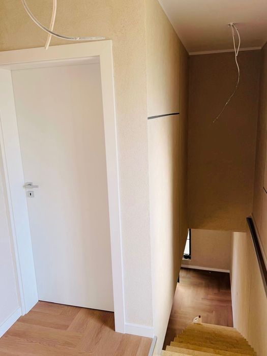 Casă modernă de vânzare