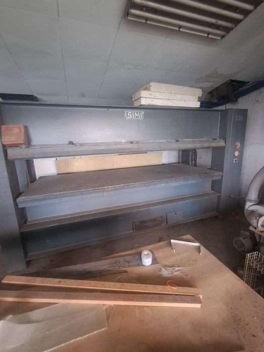 Presă hidraulică la cald SIMI 1.30m x 330m cu 6 pistoane (Italia) - Profesională
​Structură fo