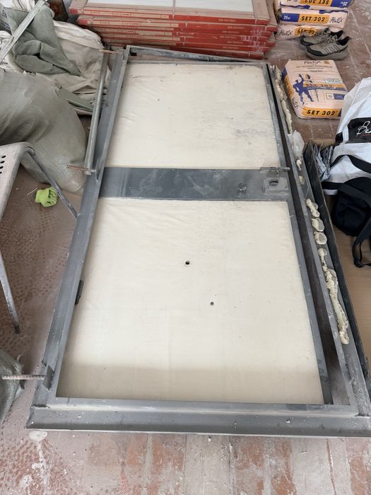 Продам дверь мет