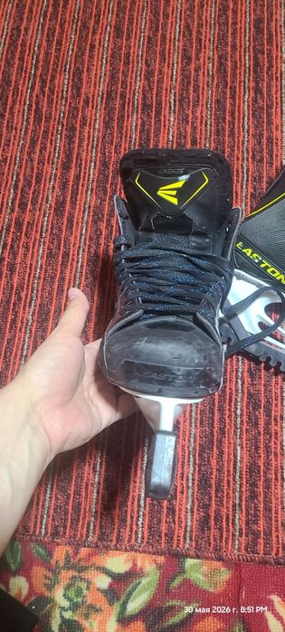 Коньки проф хоккейные истон Easton