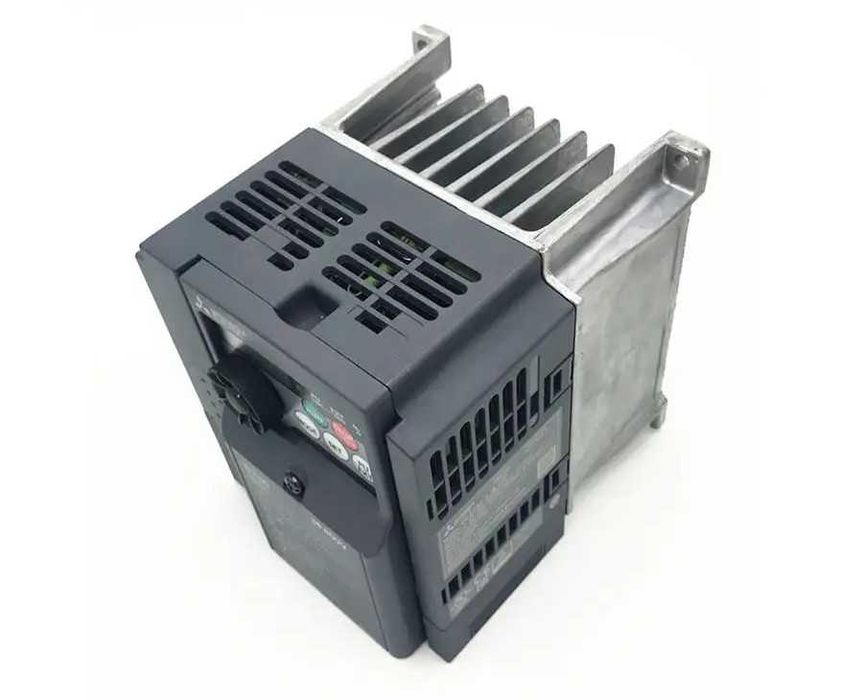 Convertizor Frecventa Mitsubishi D700 FR-D740-0.4K-CHT, Putere 0.4kW, 480V