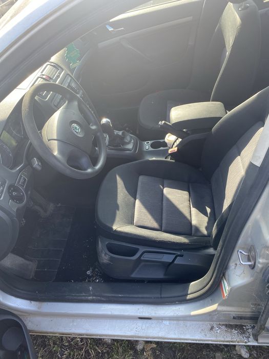 Dezmembrez skoda octavia 2 1.9 diesel