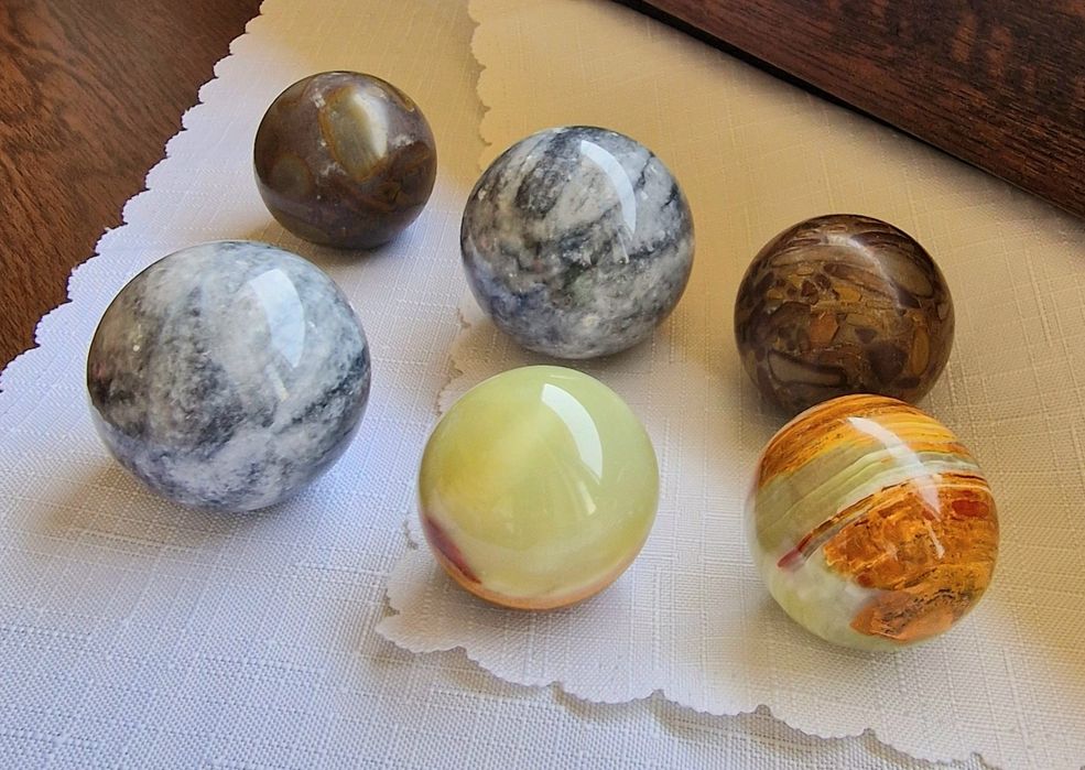 Шары из натуральных камней.