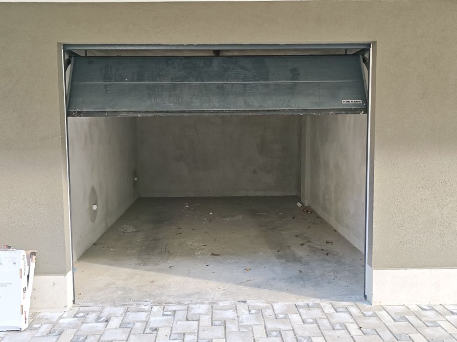 Гараж под наем .