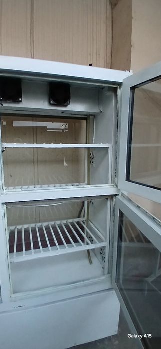 Витрина холодильник