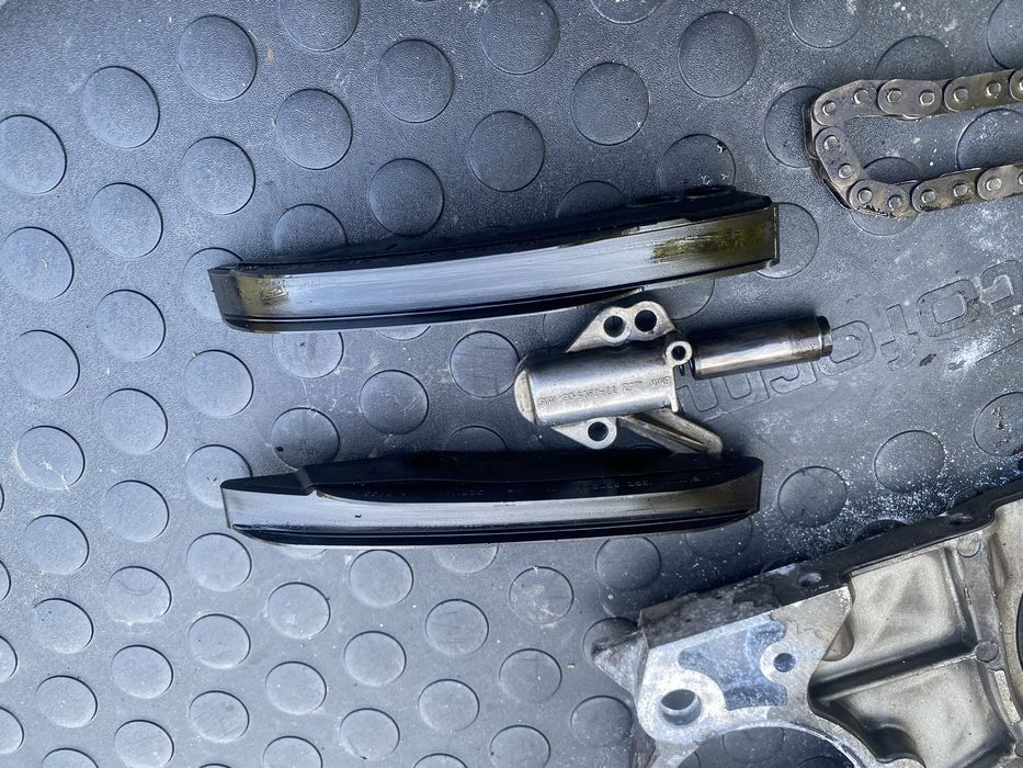 Капак ангренажна верига + пълен комплект вериги BMW / MINI N47C20A