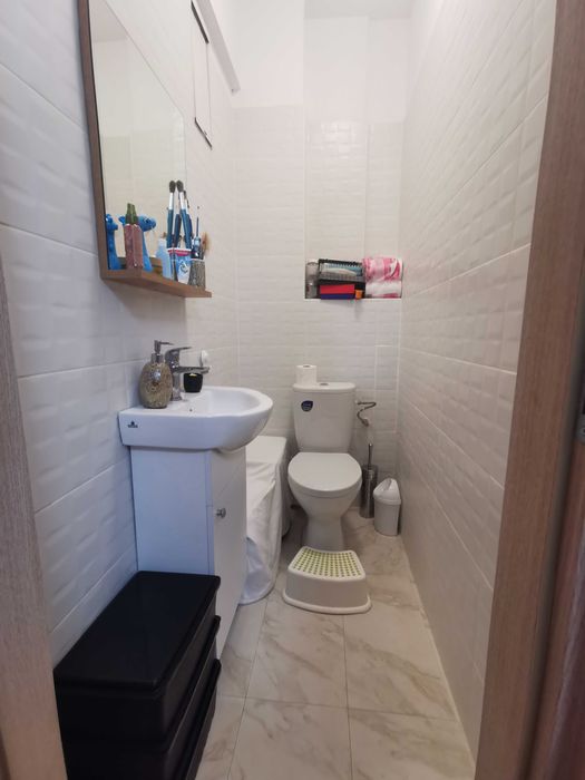 Apartament 4 camere decomandat, Damaroaia