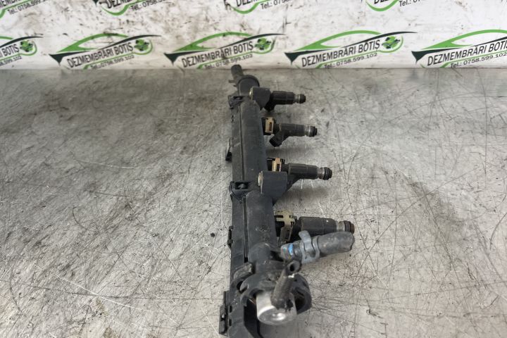 Rampa injectoare 030133319L / 030 133 319 L Volkswagen VW Polo a 3-a