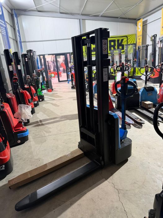 Transpaleta cu catarg Liza Electrica 1500 kg Oferta