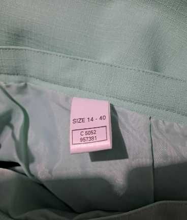 Costum cu sacou si fusta marimea 40