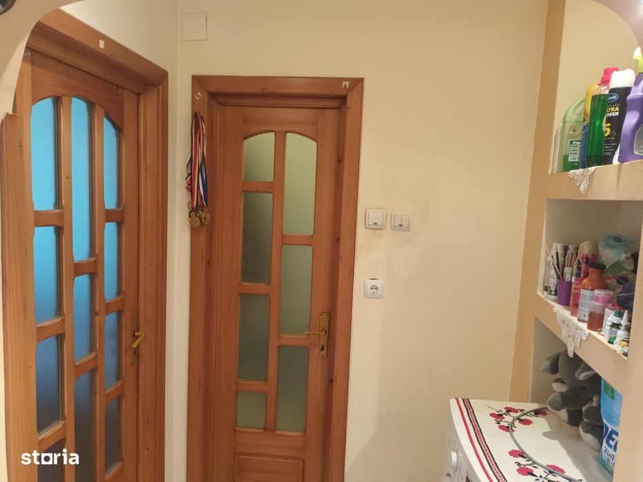 Apartament 3 camere Zona Petre Liciu - etaj 3 - 77 mp