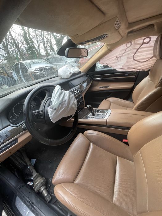 BMW 7 Series F-серия – НА ЧАСТИ Дизел, 2012 година, с теглич.