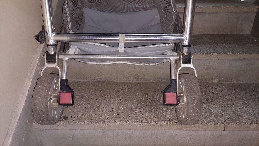 Подарявам бебешка количка 2 в 1