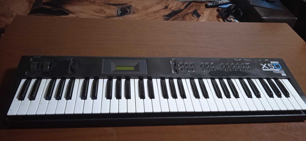 Синтезатор Korg X5D