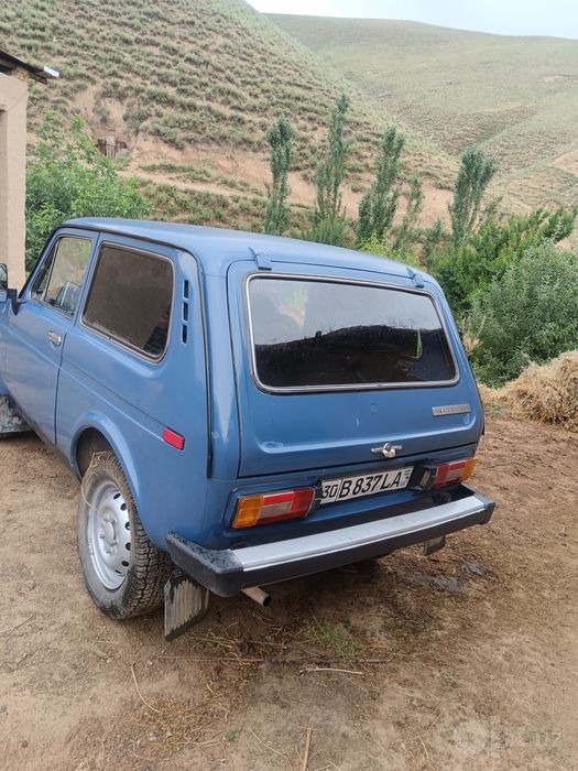 Niva 2121 sotiladi
