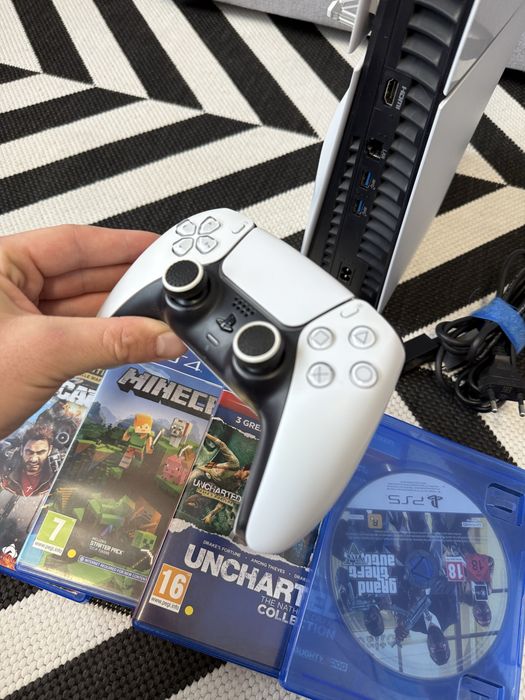 КАТО НОВ Play Station 5 Slim Diac с 1 джоестик  и 4 игри