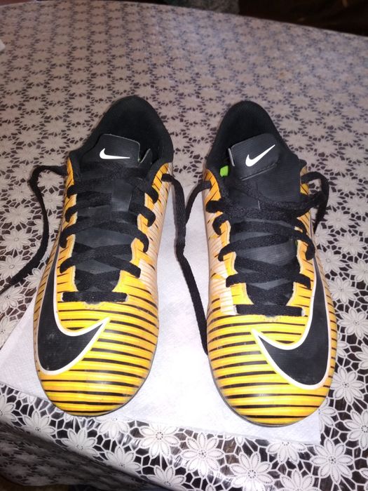 Юношески бутонки Nike