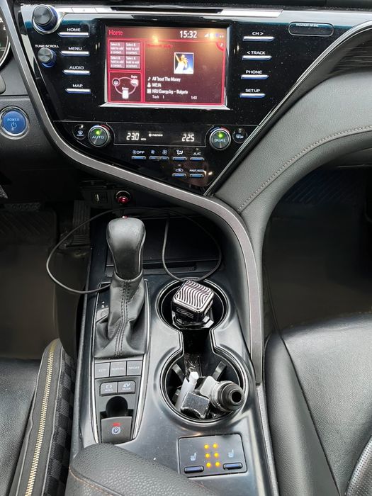 Toyota Camry 2.5  hybrid 2020