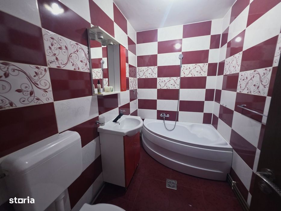 Inchiriez 2 camere str Lunga zona Complex Bartolomeu