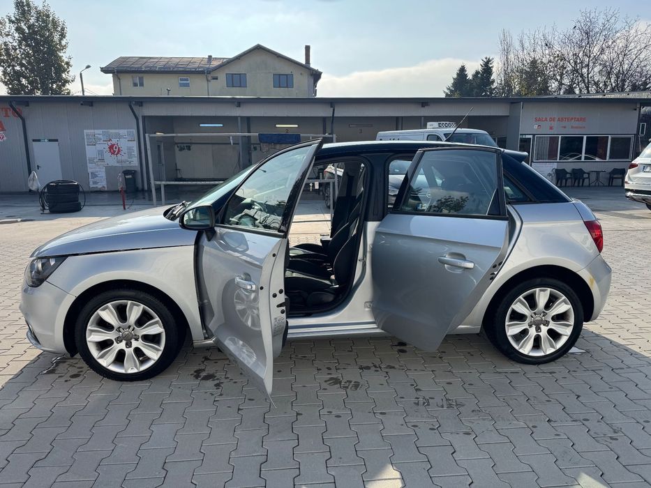 Audi A1 Sportback Audi A1 1.6 TDI (2012)