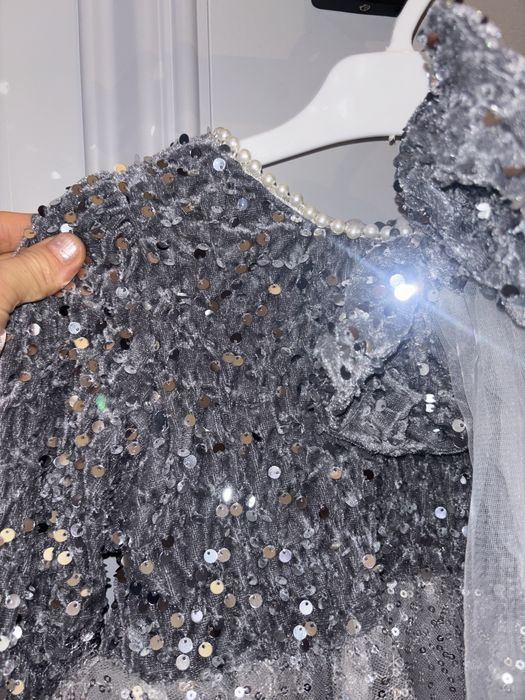 Блестящее платье , 4 лет