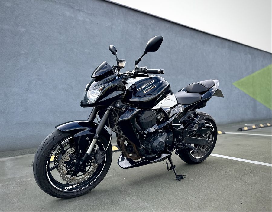 * Kawasaki z750 *
