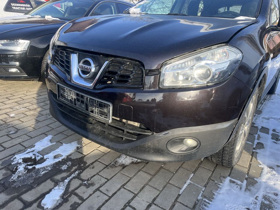 Bara fata nissan qashqai 2010