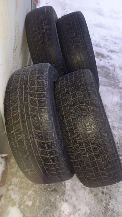 Продам шины липучка комплект