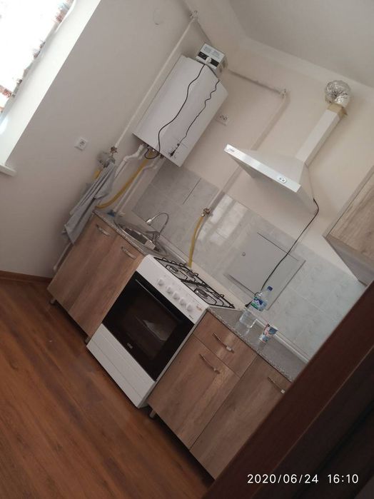 Сергили 8худуд 3хона 40ярим 76квадрат колгани 18йилга