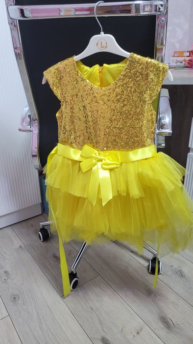 Детские платья 3,5,6 лет