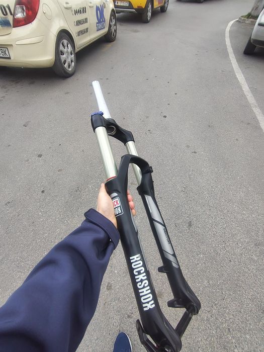 Продава се вилка RockShox Gold RL 2016