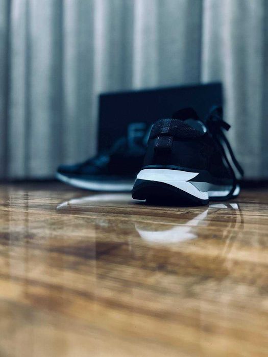 EA7 Armani мужские кроссовки РАЗМЕР 44.5