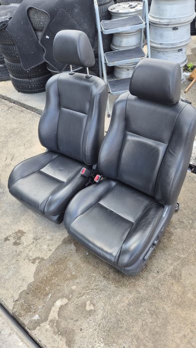 Оригинални Предни Кожени Седалки за Тойота Авенсис Т25 2006- 2009г