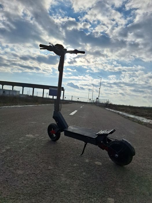 Vând trotineta electrica myria