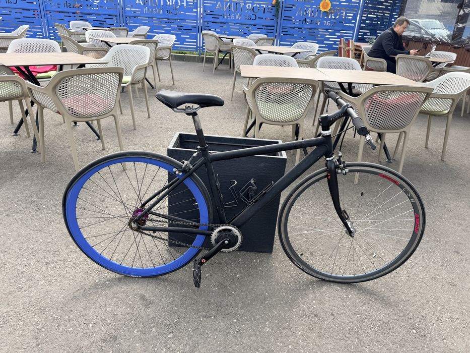 Vand Bicicleta single speed foarte usoara pret 1000 lei urgent
