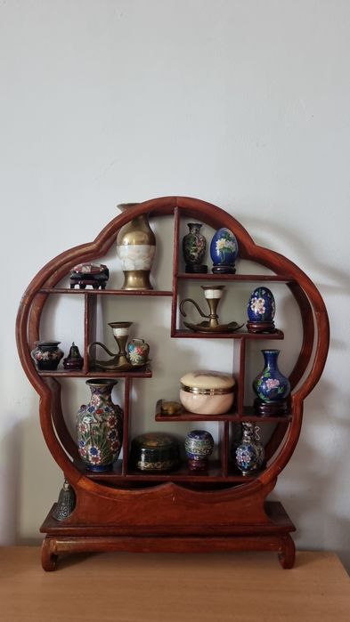 Obiect decorativ din cultura asiatica din lemn de cireş