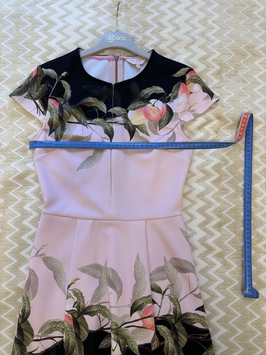 Оригинална рокля на Тед Бейкър