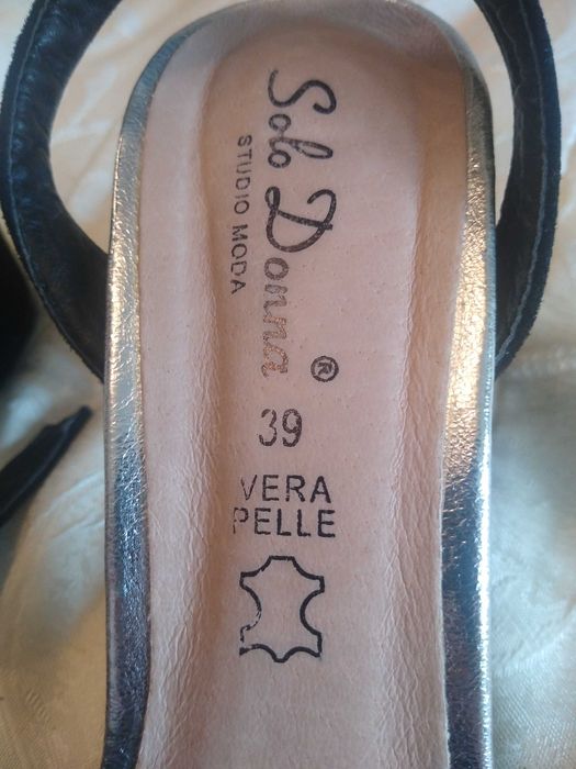 Sandale din piele pentrudame de la Solo Donna mărimea 39