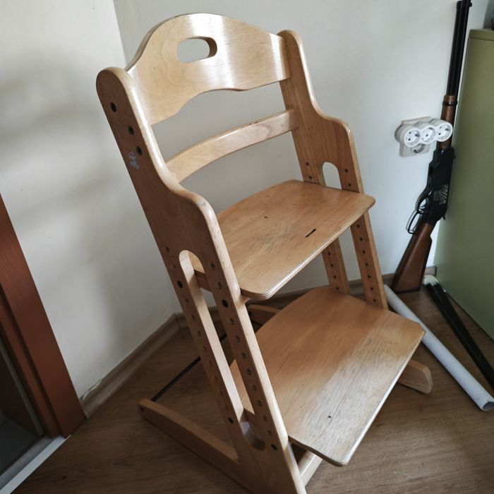 Детско столче с табла за хранене