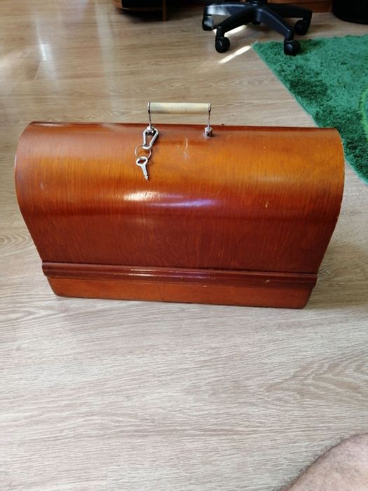 Стара ръчна руска шевна машина Union