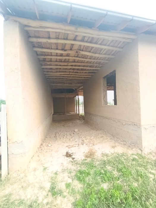 Uy sotiladi Manzil Parkent tumani Samsarakda