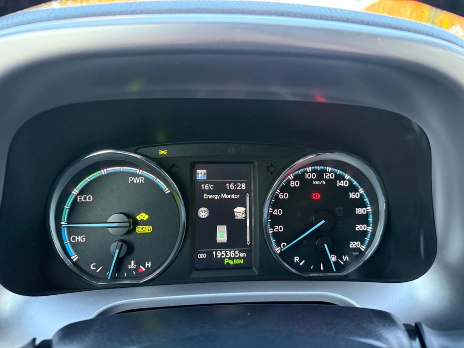 Toyota Rav4 hybrid 4x4 2016