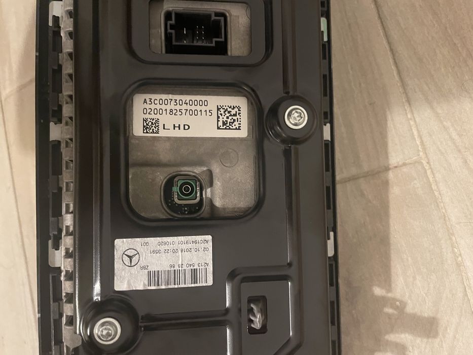 Vând ceasuri+navigație Mercedes E class 2019