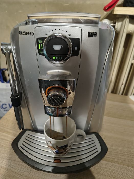 Vând expresor Saeco Taleo Giro