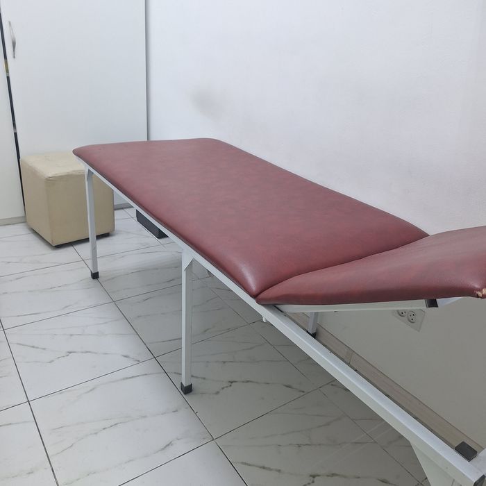 Продам кушетку б/у