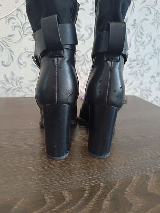 Продам осенние ботинки