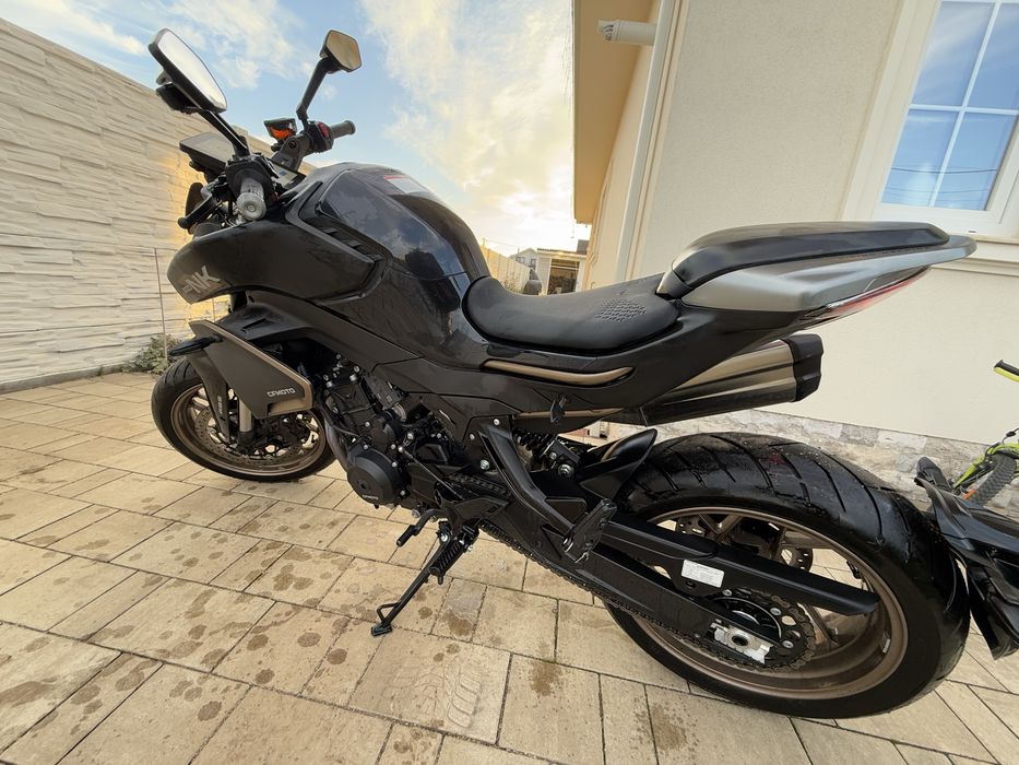 Cf moto 800 NK..